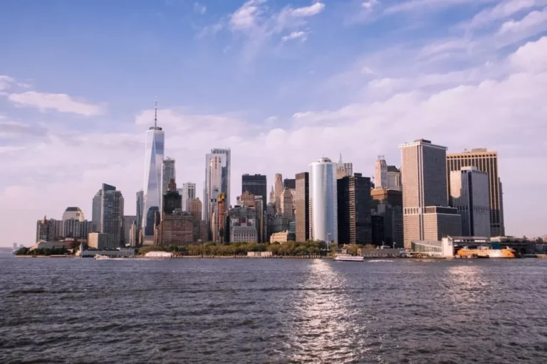 US Expat Taxes Explained: Filing, Benefits, and Key Deadlines